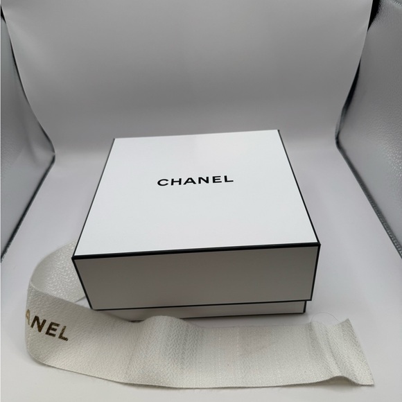 Chanel Box - Picture 6 of 10